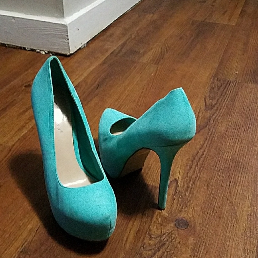 Heel shoe